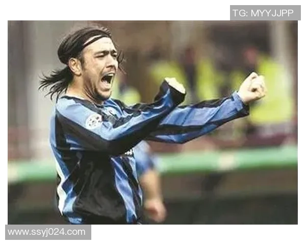 足坛巨星成长之路揭秘从青涩少年到世界舞台的辉煌历程